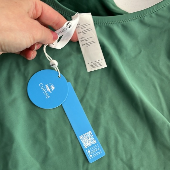 Cupshe New Halter One Piece Bathing Suit size medium - Picture 3 of 7